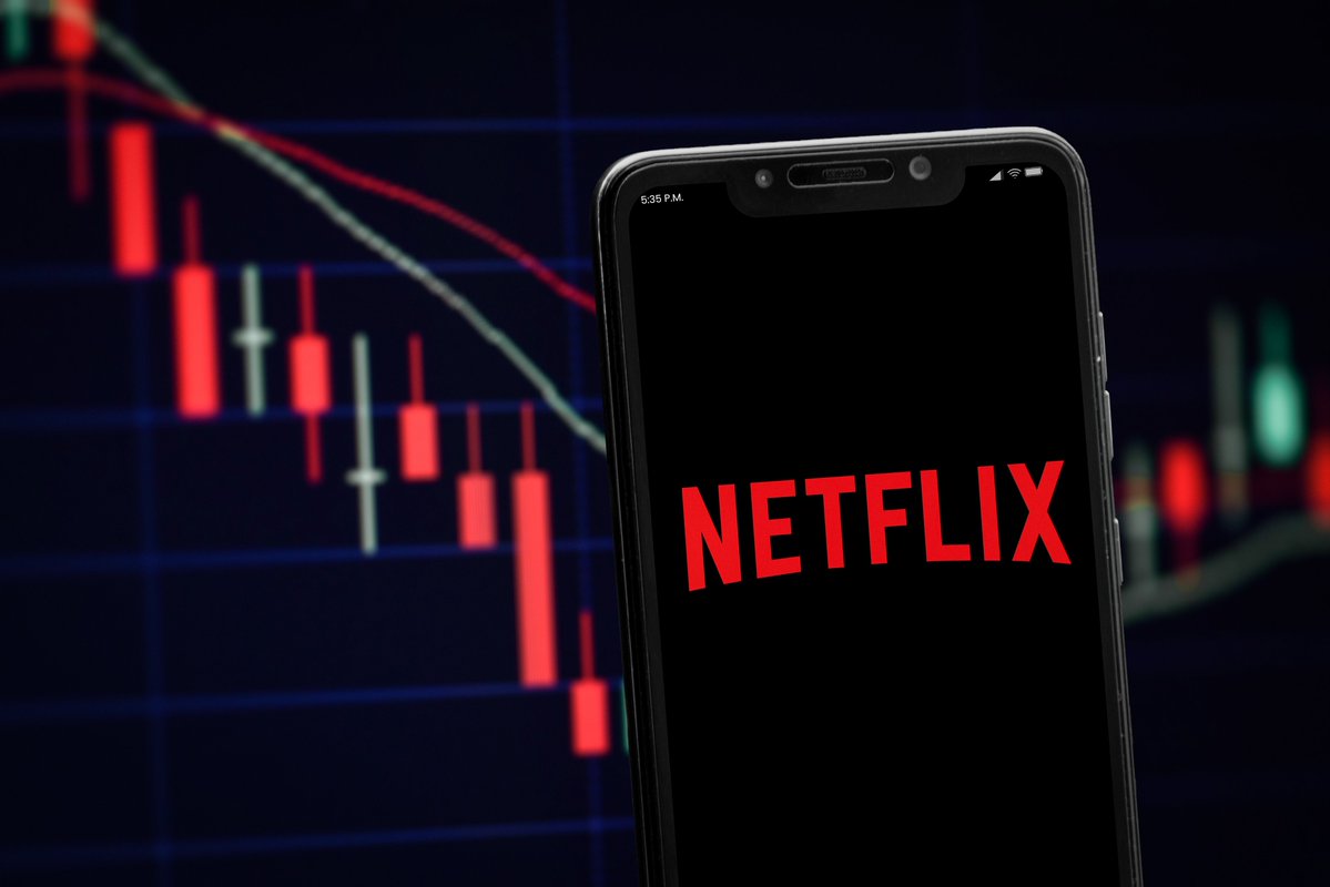 TipRanks's tweet photo. Netflix $NFLX downgraded to Underweight from Equal Weight at Wells Fargo

Wells Fargo downgraded Netflix to Underweight from Equal Weight with a price target of $57, down from $80. 

Wells says the company's engagement trends "look worrying." Wells believes Netflix's originals content slate is weaker in the second half of 2026 versus prior periods. Its base case is the company's top 100 originals hours will be down 21% year-over-year. 

Wells cites engagement risk for the downgrade.