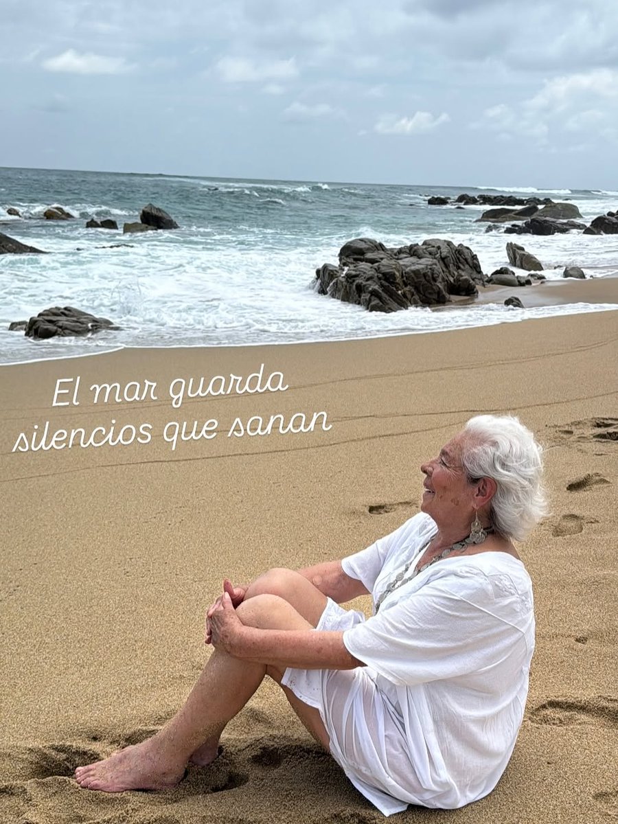 juliaaburch5p77's tweet photo. Donde las palabras no alcanzan, el mar eterno le brinda al alma su propia medicina sanadora. https://t.co/QA113QUMvD