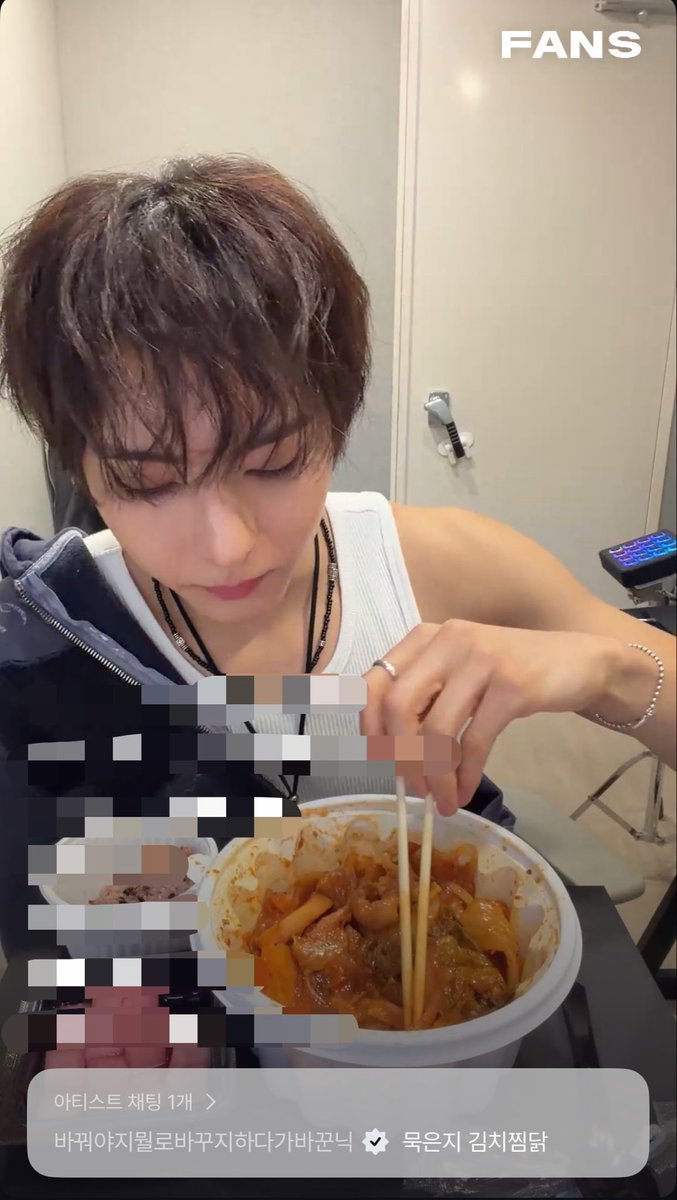 KungFuMaster611's tweet photo. 뭔먹방유튜버처럼  메뉴이름달아놓은거개웃겨 씨 https://t.co/vNxLKo9Z1h
