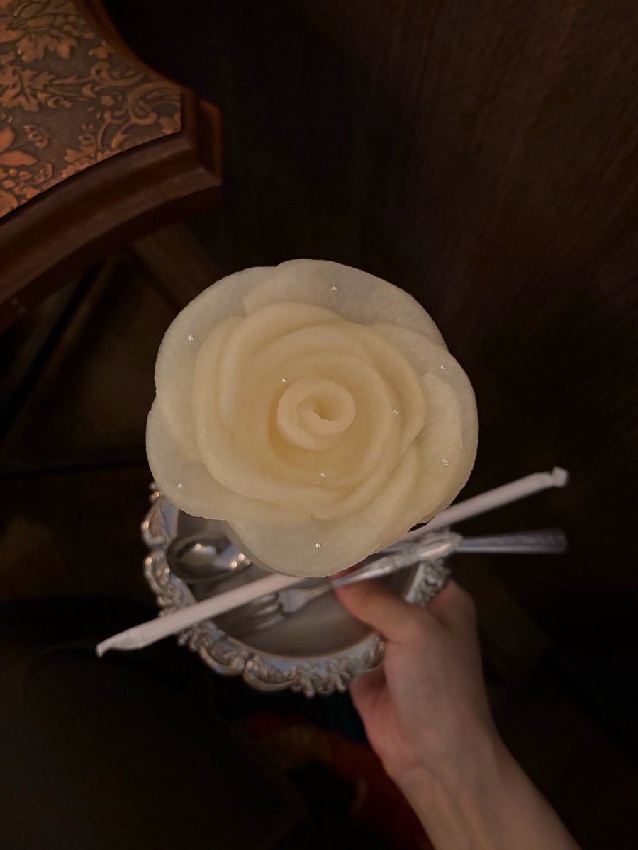 hautumnru's tweet photo. 『純白の花嫁』梨のデザートソーダ https://t.co/tI817NWJlq
