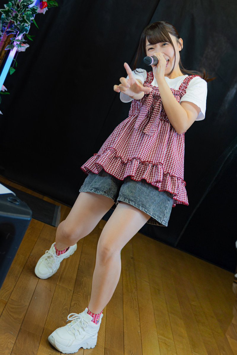 happy_lovely_03's tweet photo. こんばんたると🍓
明日は撮影会だ😊✨

着たい服があるんだけど
去年か一昨年撮影会で
着たような気もするけど
着てない気もしてどうしよう💭

お天気的にはBBQできそうかな🍖

スタジオでみんなに会うのは
たぶん明日がラスト😣？
予約してくれたみなさん
バッチリ撮影してね😎📸 https://t.co/8v5Ry5hcft
