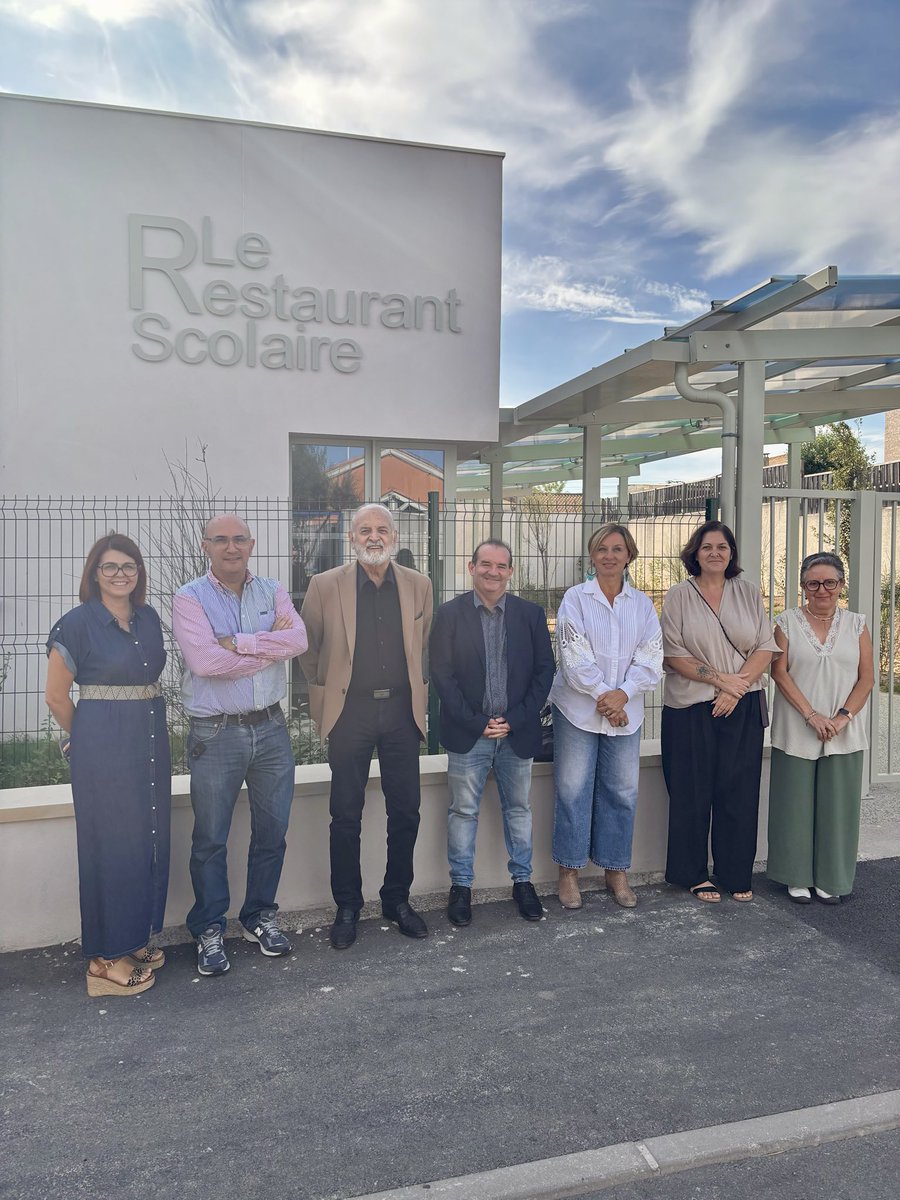 kmesquida's tweet photo. Première étape de la visite territoriale dans le canton de Pézenas à la Mairie de Pinet ce jour. Avec Vincent Gaudy, Vice-président, et Julie Garcin Saudo, Conseillère départementale, nous avons été accueillis par le maire, Nicolas Isern et les élus du Conseil municipal. https://t.co/sXNA1lMYyn
