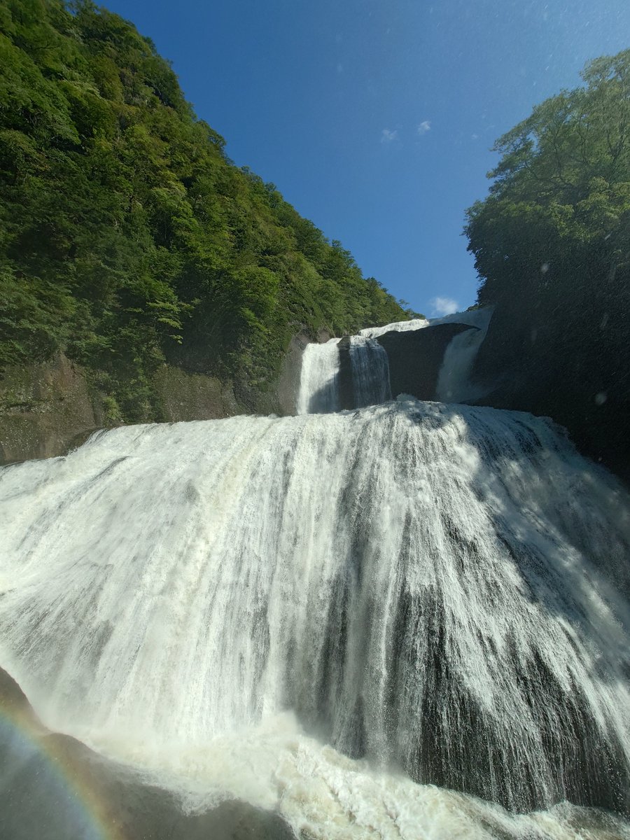 OKZ217's tweet photo. 袋田の滝　長雨のせいなのか水の勢いが強くて結構濡れた https://t.co/2v46e6JQob