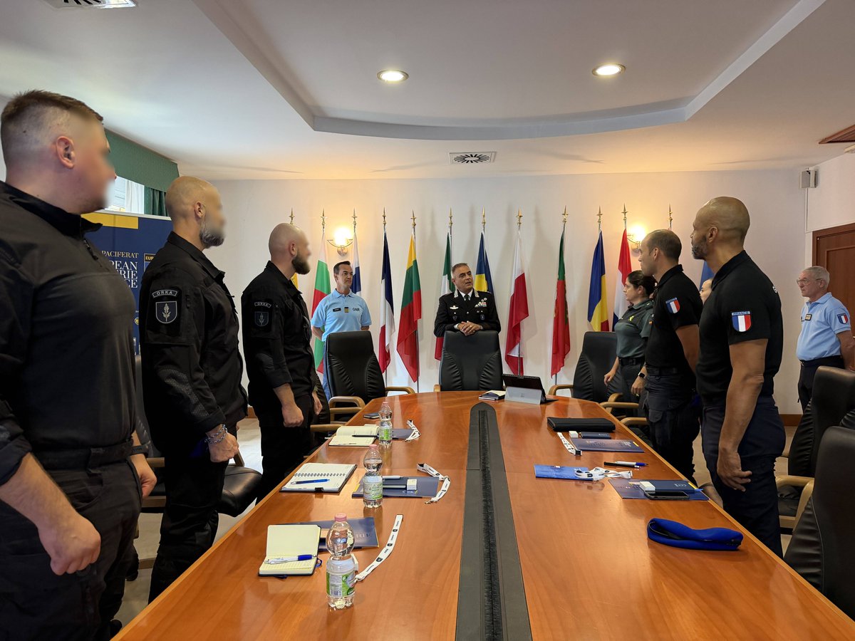 Eurogendfor's tweet photo. Pre-Deployment Training | EUSDI Gulf of Guinea.
From 15 to 18 September, EUROGENDFOR hosted a Pre-Deployment Training in Vicenza for personnel preparing to deploy to the EUSDI GoG.

#EUROGENDFOR #EUSDI #GulfOfGuinea #PreDeploymentTraining #CrisisManagement #LexPaciferat https://t.co/BEv7RfNK5j