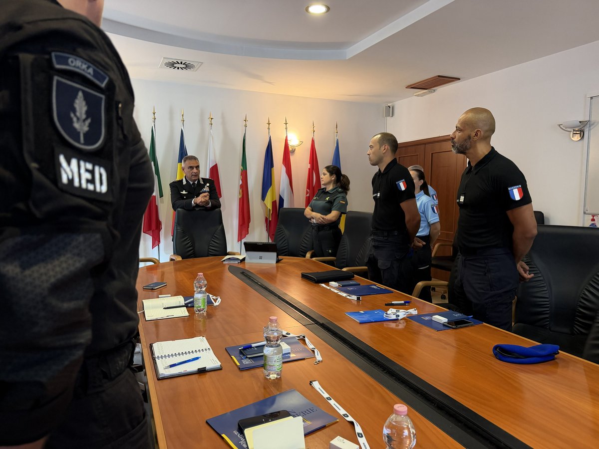Eurogendfor's tweet photo. Pre-Deployment Training | EUSDI Gulf of Guinea.
From 15 to 18 September, EUROGENDFOR hosted a Pre-Deployment Training in Vicenza for personnel preparing to deploy to the EUSDI GoG.

#EUROGENDFOR #EUSDI #GulfOfGuinea #PreDeploymentTraining #CrisisManagement #LexPaciferat https://t.co/BEv7RfNK5j