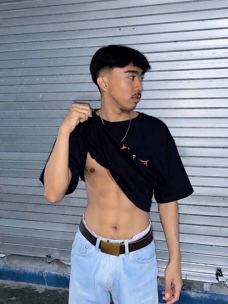 nasirames5k's tweet photo. akun baru (lagi) hehe

[QUEER FRIENDSHIP APPLICATION] 
/ramein plss cari mutual/

name: rams 
age: 21
occupation: quality control (eak😹)
height: 170 (keknya)
mbti: ESTP
hobby: maki maki silit majority, TS enthusiasm, SELF REWARD 😛
fun fact: atmint JMK NGAWI 48 (woilah cik 😹😹) https://t.co/9wJ2u0SHwP