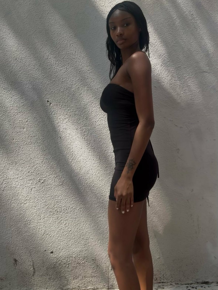 Bellaarut's tweet photo. Dark skin girls are beautiful ❤🖤
Dark skin girls are beautiful ❤ 🖤 
Dark skin girls are beautiful ❤🖤
Dark skin girls are beautiful ❤🖤 https://t.co/Bq4anWoF05