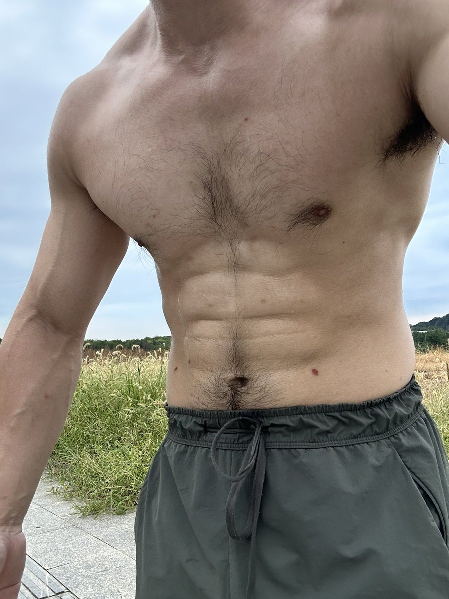 XWolverLogan's tweet photo. 身体也是本金的一部分，读人性，读游戏规则，读世界，读自己；
所谓财富，也不过是，吐哺之间，天下归心。 https://t.co/sv31vFVvVu