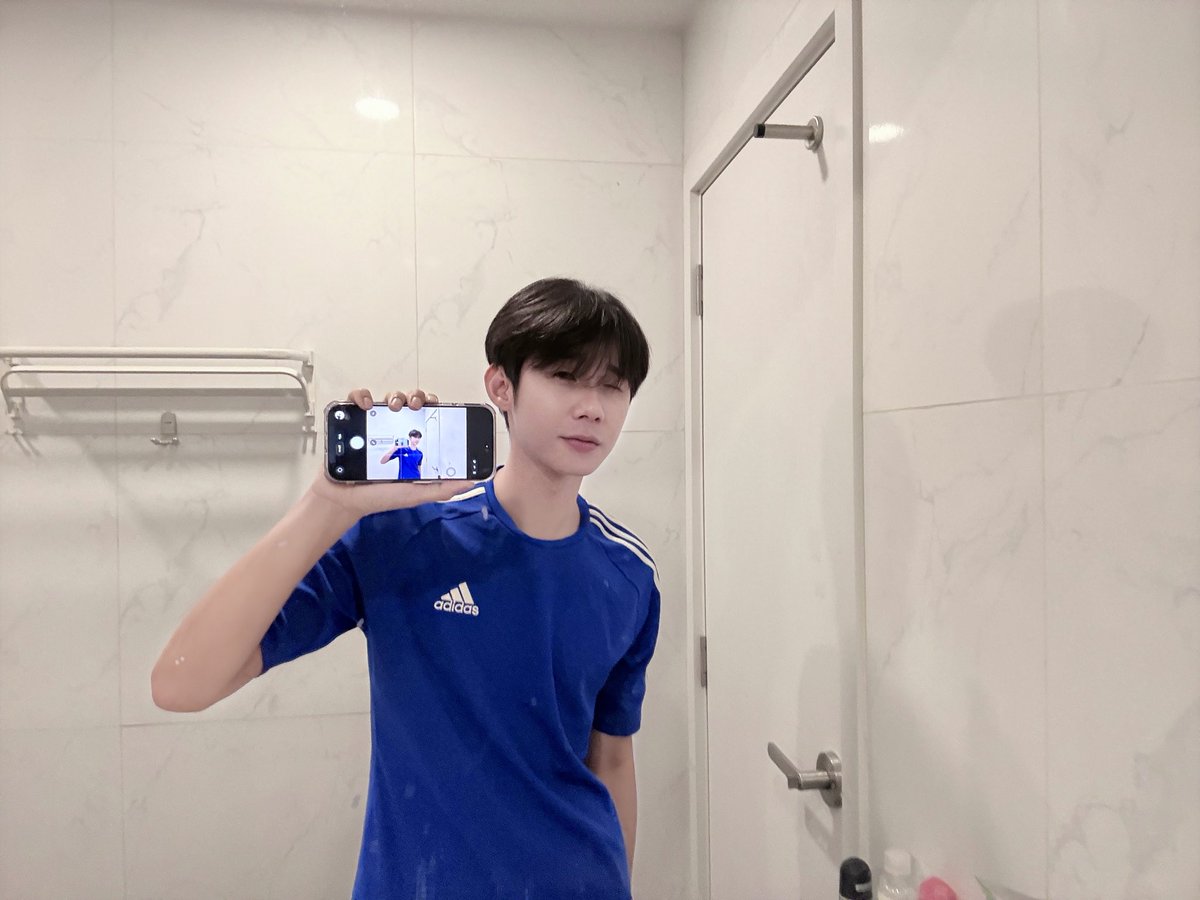 gkul20_'s tweet photo. 😉 https://t.co/J983O98NkK