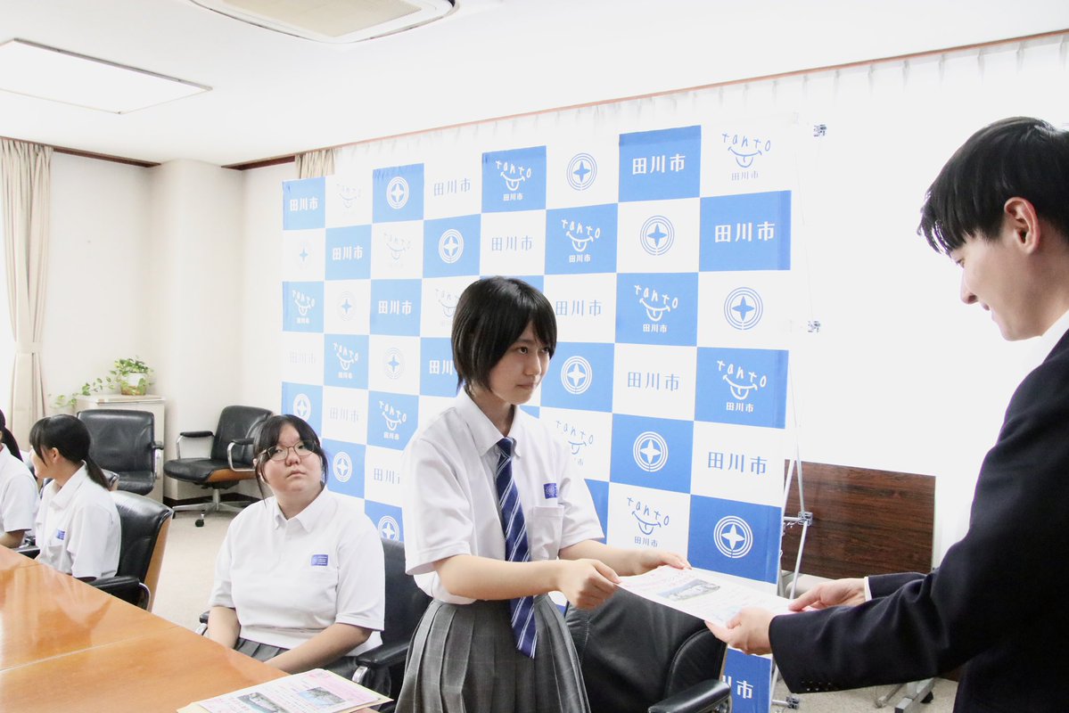 Uranojin0624's tweet photo. 🌸桜をつなぐ、未来をつなぐ🌸

田川市役所に猪位金学園の小学生・中学生の皆さんが来てくれました！

「学校の桜を、自分たちの力で守りたい」
「母校のシンボルを、もう一度元気にしたい」

子どもたちが自分たちで動いて、自分たちの言葉で伝えに来てくれる。

その想いに、胸を打たれました！

猪位金学園の桜は、地域の人たちがずっと見守ってきたシンボルです。入学式も、卒業式も、この桜と一緒に迎えてきた。
それが今、病気で弱っています…

このままじゃ終わらせたくない。
子どもたちの本気に、大人も本気で応えたい🔥

田川市内はもちろん、全国のみなさんの力も貸してください🙏
一人でも多くの応援が、この桜と子どもたちの元気につながります！

何卒、クラウドファンディングのご協力・この投稿の拡散、ご協力よろしくお願いいたします！！

▼クラウドファンディングはこちら🔗

https://t.co/NvSoXGTr1I

⏰応募締切:2026年10月30日

#田川市 #猪位金学園 #桜再生プロジェクト #クラウドファンディング