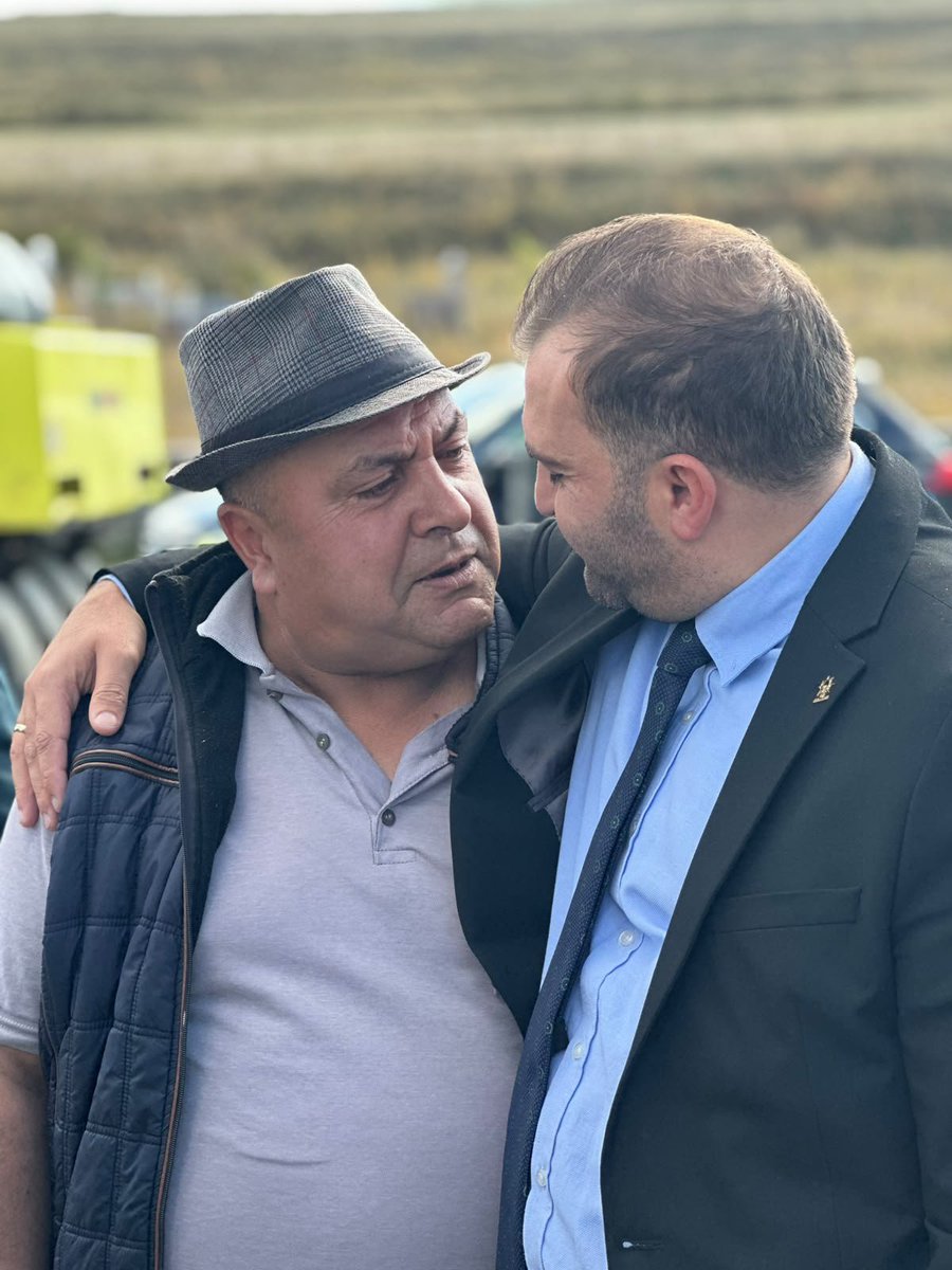 ARDAHANAKPARTi's tweet photo. Milletvekilimiz Sayın Kaan Koç’un öncülüğünde, Valiliğimiz ve İl Özel İdaremiz tarafından merkeze bağlı Kazlıköy veSarıyamaç köyleri bağlantı yolunda başlatılan yol yapım çalışmalarını; İl Başkanımız Hasan Şenel, İl Genel Meclis Üyelerimiz ve il teşkilatımızla birlikte  inceledi https://t.co/iGdVmOsOhZ