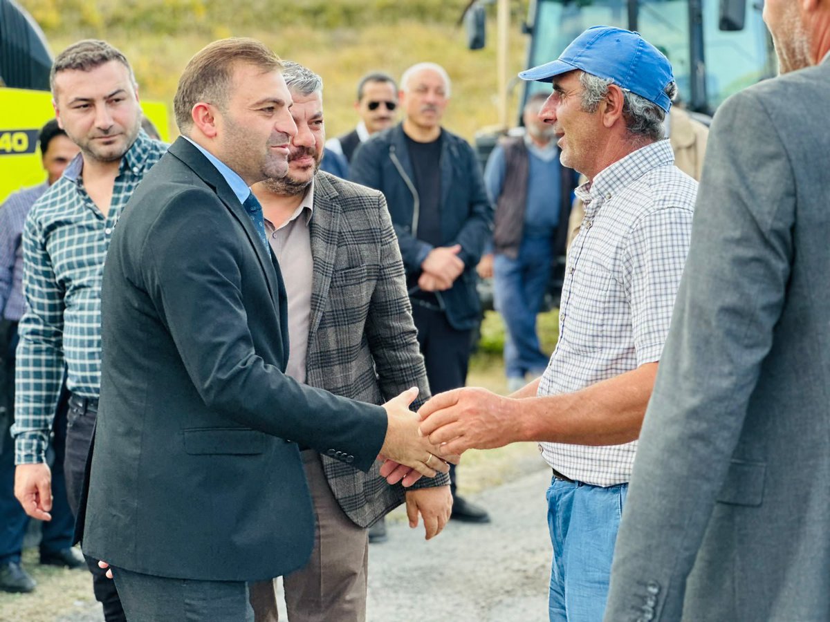 ARDAHANAKPARTi's tweet photo. Milletvekilimiz Sayın Kaan Koç’un öncülüğünde, Valiliğimiz ve İl Özel İdaremiz tarafından merkeze bağlı Kazlıköy veSarıyamaç köyleri bağlantı yolunda başlatılan yol yapım çalışmalarını; İl Başkanımız Hasan Şenel, İl Genel Meclis Üyelerimiz ve il teşkilatımızla birlikte  inceledi https://t.co/iGdVmOsOhZ