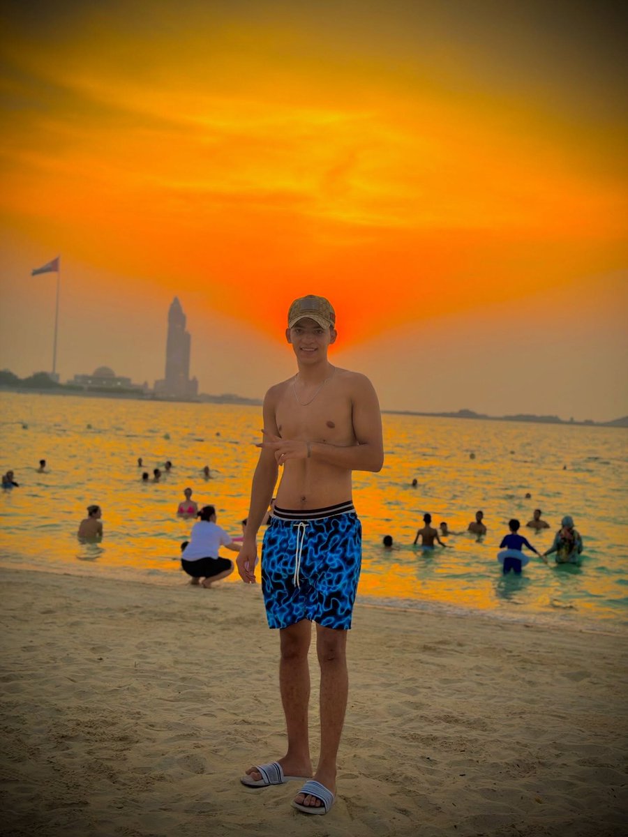 TimothyAllaln's tweet photo. IJ leave the rest to you, Iust know when this summer ends, https://t.co/PaazsIH4yD