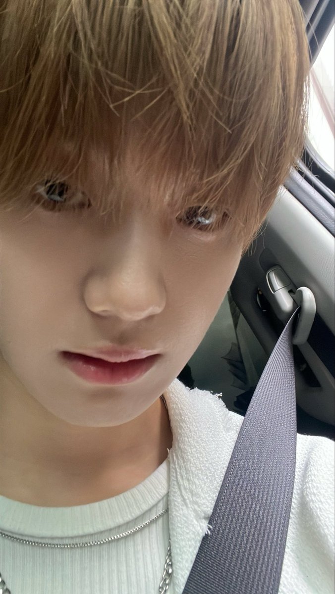 hrtzun's tweet photo. 최애 셀카 공유 하실 분~ (텅) https://t.co/tv6nP4C88I