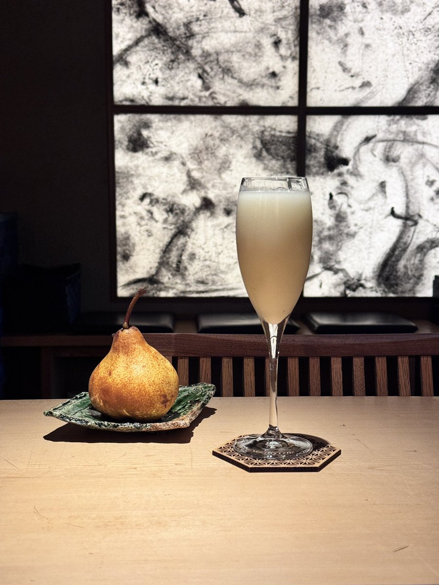 snow_calla's tweet photo. ポップアップ喫茶BARで洋梨の大人のフロートを作りたくて日々試行錯誤
洋梨×アールグレイのティーソーダフロートにする予定ᝰ✍🏻✩꙳
こちらは洋梨のスパークリングカクテルです🍐🍐🍐
働いてるBARでも納得できる洋梨と紅茶のカクテルを提供できるようにしたい！ https://t.co/ztdS5uP25D