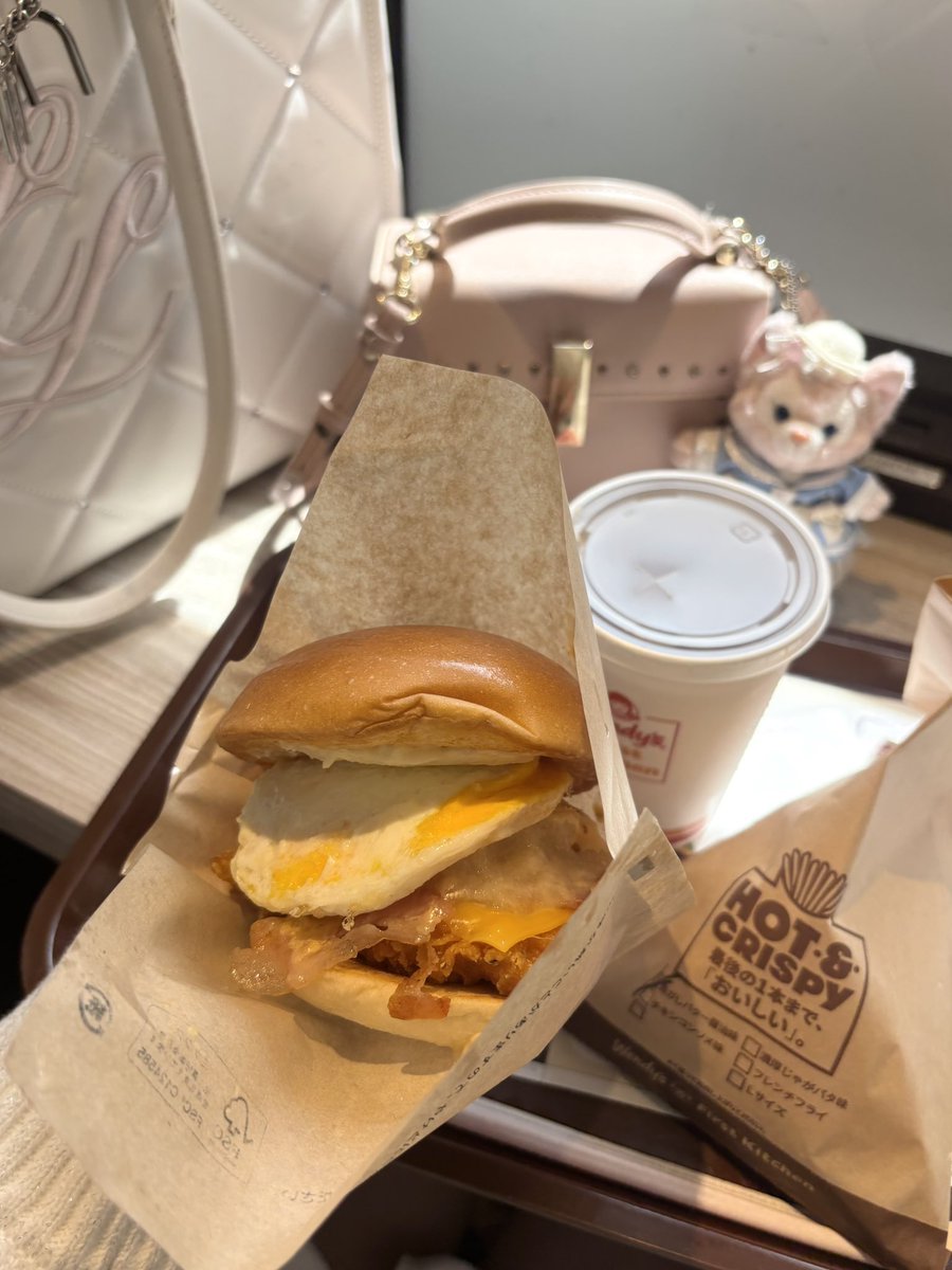wankuzland's tweet photo. ꒰՞⸝⸝ᴗ ·̫ ⊂՞꒱🍴🤍 https://t.co/v2WBC0elLu