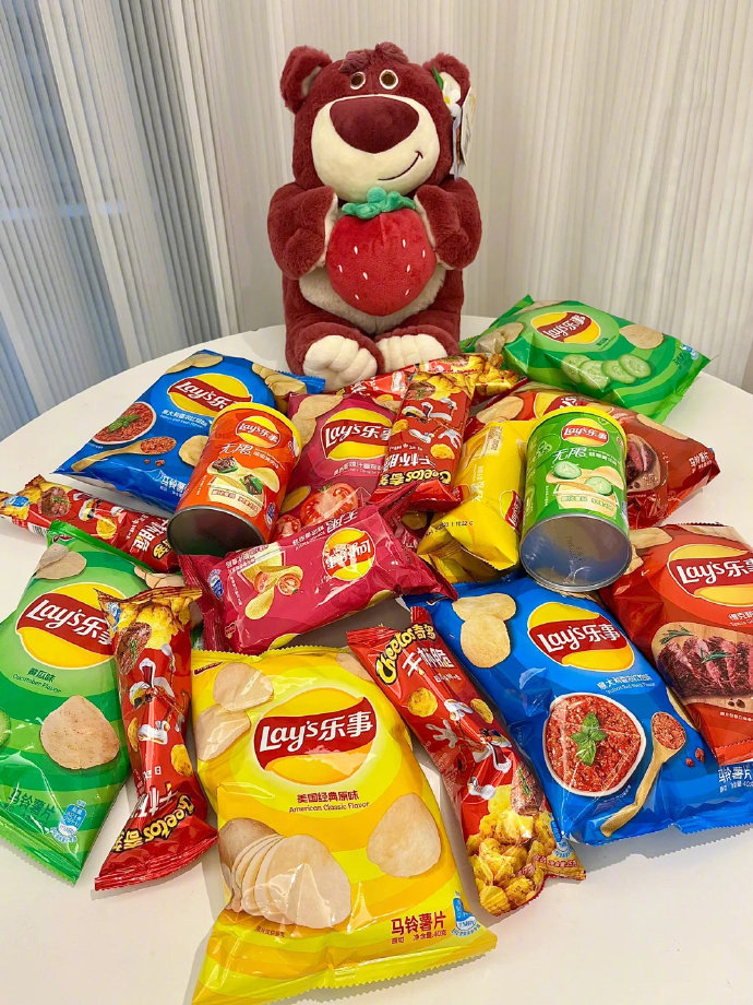 kikit799443's tweet photo. Nothing beats sharing your favorite crispy potato chips with a friend! https://t.co/B4TrXLpy74