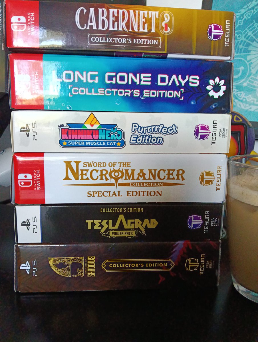 TesuraGames's tweet photo. ¡Y vamos a por el domingo con algunas de las Ediciones Coleccionista que hemos lanzado en los últimos meses! 📚

🍷 #Cabernet
🪖 #LongGoneDays
😺 #KinnikuNeko
⚔️ #SwordOfTheNecromancer
⚡️ #Teslagrad
✨ #9YearsOfShadows

¡Café y al lío! https://t.co/O0CE1PPmSW