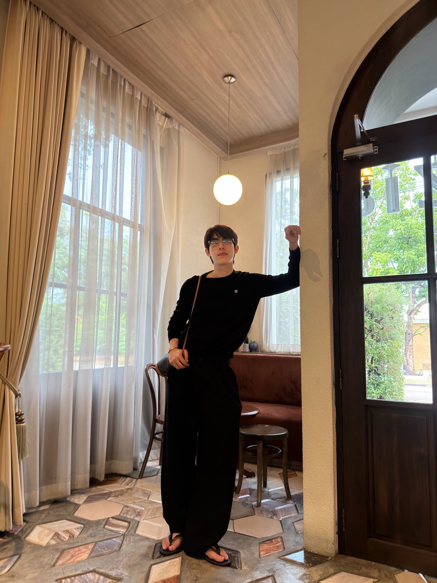 ppimnamepatt's tweet photo. คนที่รัก CELINE  ขนาดนี้คือพี่บุ๊ค ลุคเดชเอง 

🍅ྀི #kasibook  @kasibook  𐙚 ˚ https://t.co/UuvxnmWcGK