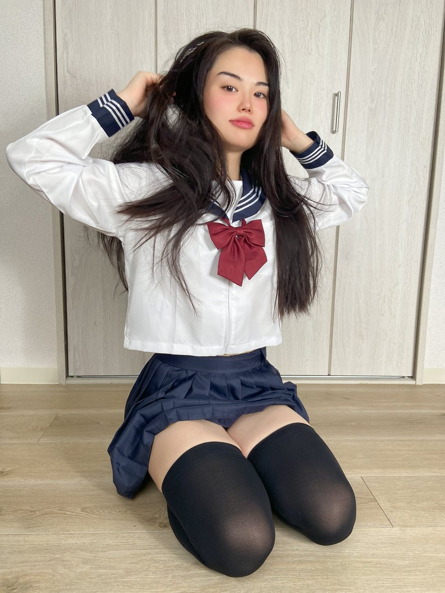 Yuzu05jp's tweet photo. My outfit for our date today... Happy? https://t.co/Ao9sa5OTvS