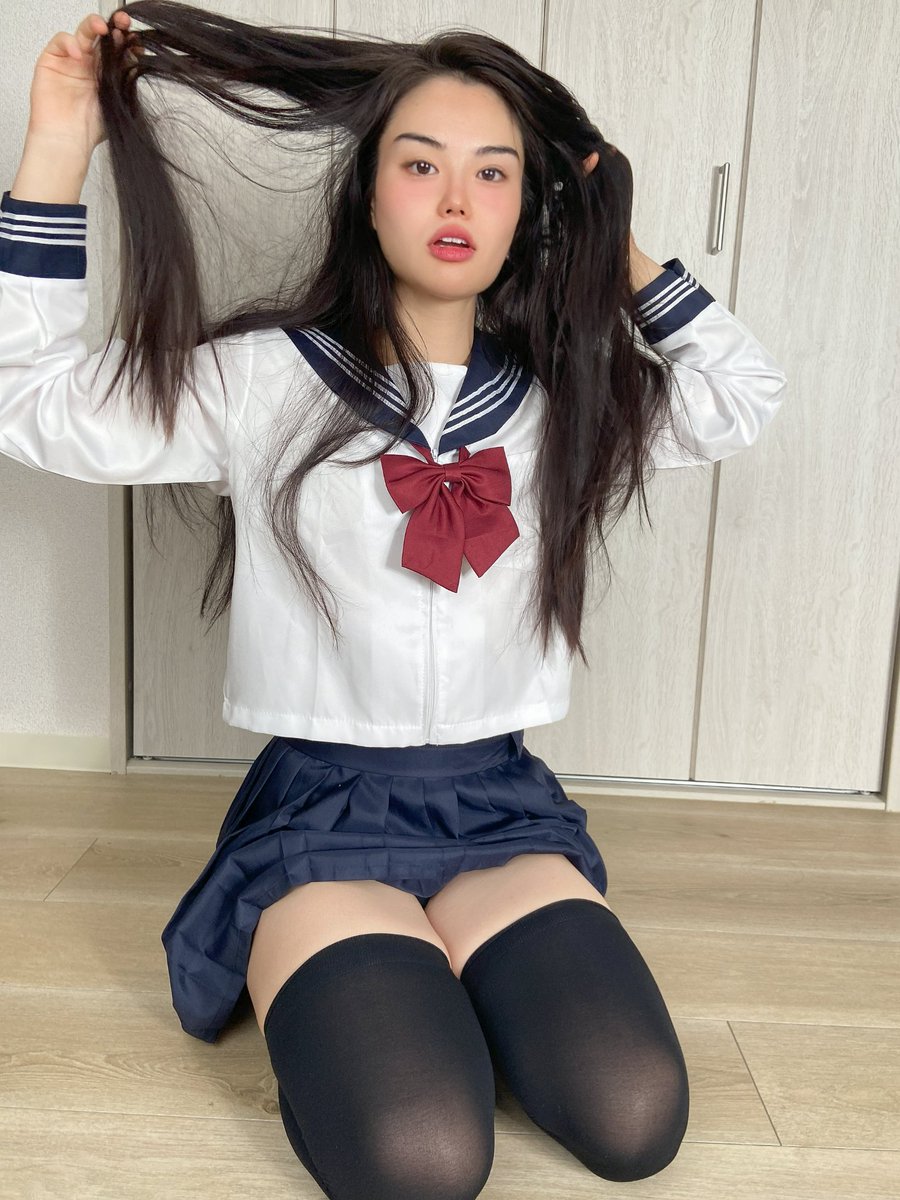 Yuzu05jp's tweet photo. My outfit for our date today... Happy? https://t.co/Ao9sa5OTvS