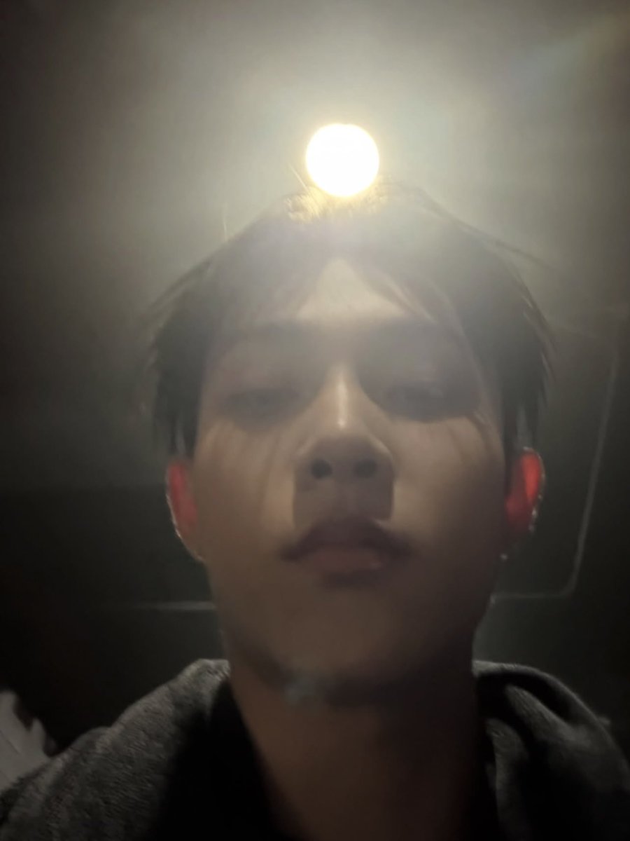 xyulllluill's tweet photo. 🫳🏻🫳🏻 https://t.co/9iB1ZHzgTY