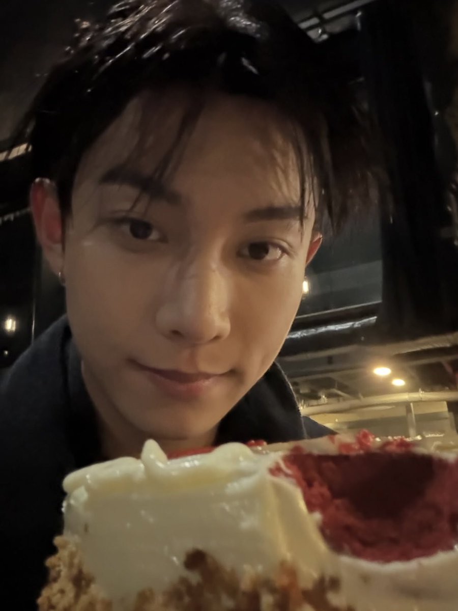 xyulllluill's tweet photo. 🫳🏻🫳🏻 https://t.co/9iB1ZHzgTY