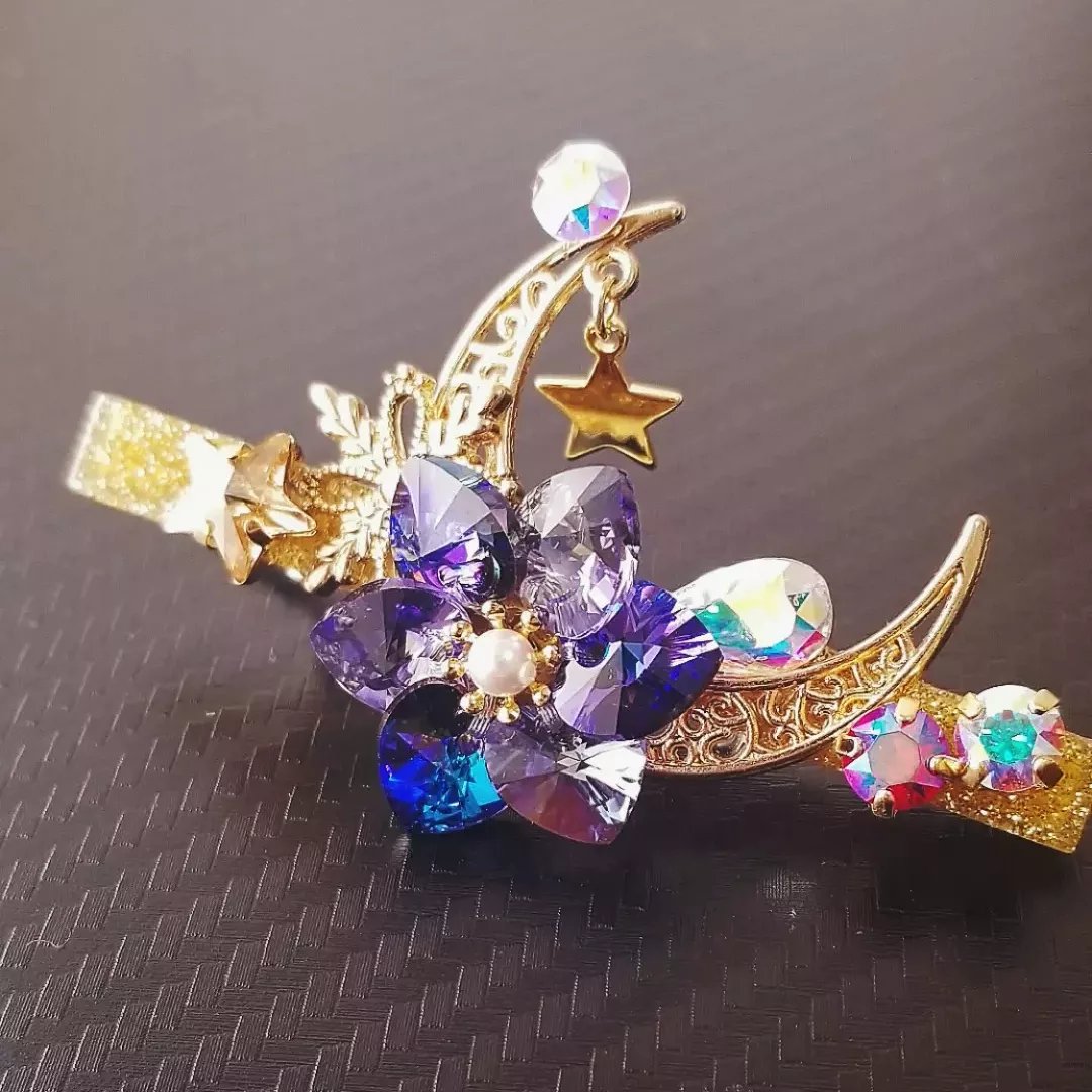 realice_xx's tweet photo. #全クリエイターに告ぐ月の作品を解放せよ

月ならたくさんありますよぉ！ https://t.co/mdoV3fqSTt