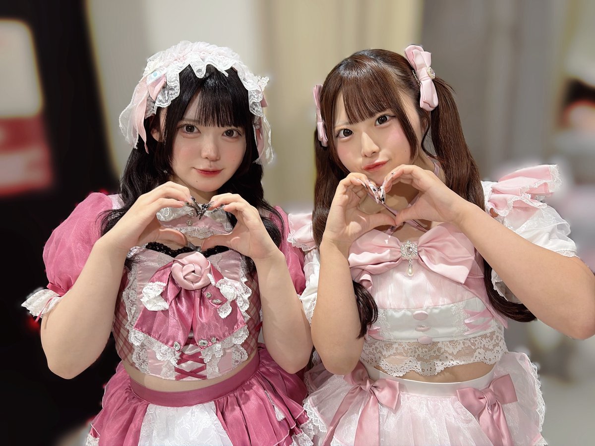 flowerbell_live's tweet photo. 2組目は あざらしさん(@KAWAIIDESY0 )、
ももさん (@momo_spotlight )です✨️ https://t.co/8Zwjko1vnc