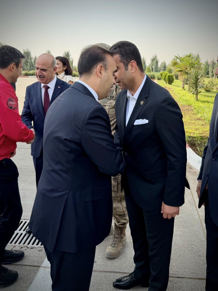 akpartidbakir's tweet photo. 📍 Diyarbakır Havalimanı

Sanayi ve Teknoloji Bakanımız Sayın Mehmet Fatih Kacır ile Baykar A.Ş. Yönetim Kurulu Başkanı ve TEKNOFEST Yönetim Kurulu Başkanı Sayın Selçuk Bayraktar’ı Diyarbakır’a gelişlerinde havalimanında karşıladık.

Diyarbakır’ımızda teknoloji, bilim ve inovasyon heyecanını yaşatacak TEKNOFEST kapsamında gerçekleştirecekleri programların şehrimiz ve ülkemiz adına hayırlı olmasını diliyoruz.