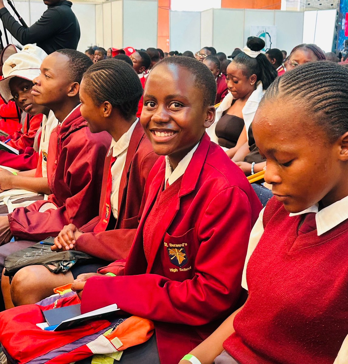 ZITF1's tweet photo. Econet AI took the stage to share critical insights into artificial intelligence and online security. Facilitated by Sithembokuhle Nyathi, General Manager at Econet, alongside Takudzwa Kamango, R&D Architect, this highly engaging session challenged students to use AI to spark creativity, ask bigger questions, and solve real-world problems.  

From smart farming and collaborative agriculture to precision medical diagnostics and revolutionary digital design, the showcase highlighted how emerging technologies are transforming existing industries and creating entirely new career paths. Econet is leading the charge in educating the next generation on how AI will shape the future of work—empowering young minds to embrace innovation with confidence and security.

#Scholastica2026 #EconetAI #FutureOfWork #AIandCybersecurity #STEMCareers #InnovateTheFuture #ZICES
