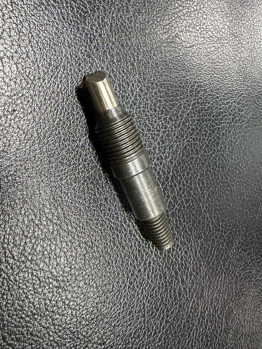WingfootMoto's tweet photo. ロイヤルエンフィールドのブリットの4速ミッション用のギアセレクターアッセンブリーです。
こんなパーツも在庫しています
https://t.co/oGCa89jLw6
#royalenfield #bullet #castironengine https://t.co/mh7MWmZlCP