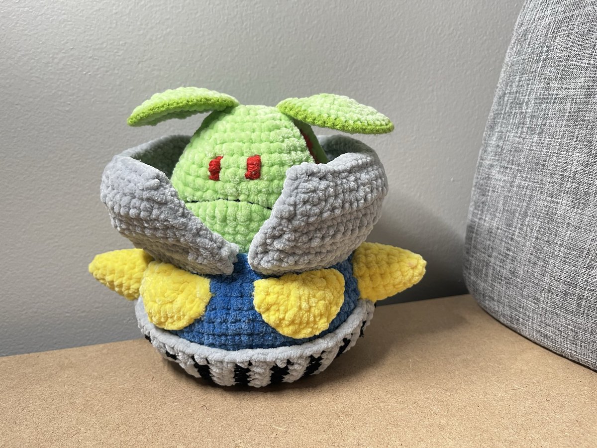 Yve981's tweet photo. Made a Haro real quick!

A person in my comment section said “Can you do Haro?” and I said “Yes, Haro is just a ball and two rounds.”

Turns out Haro is more than that lol

I’m now writing the Mazinger Z pattern and Haro would be the next🟢 https://t.co/xZkjQZiEYJ