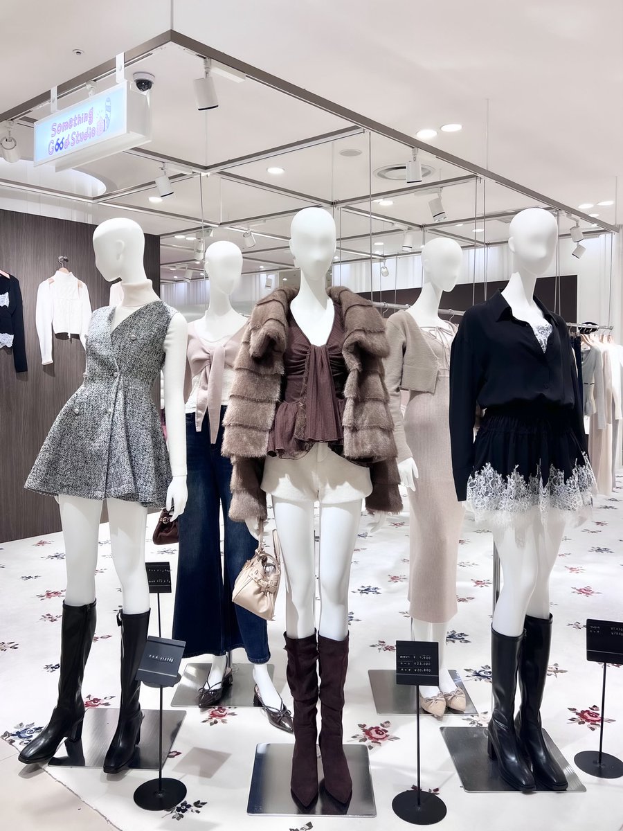 n_0530_'s tweet photo. このご時世にしっかりクオリティで3万円でお釣りが来るアウターはありがたすぎるのよ……ダウンなんて2万でお釣りが来るゾ https://t.co/oW3KZCcziK