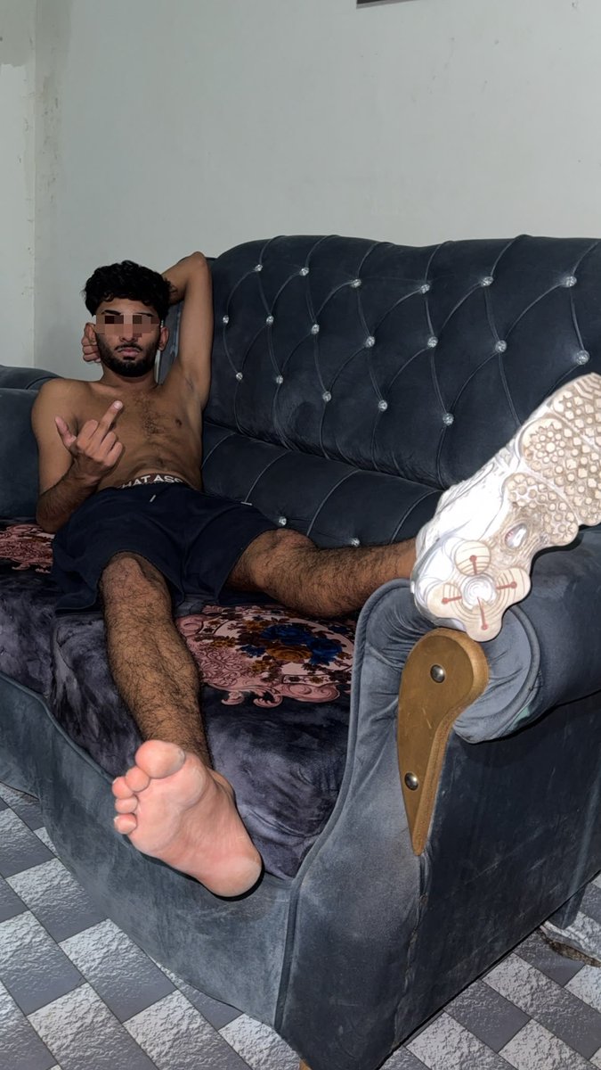 AlphaPakk's tweet photo. Sono scomodo, fatti avanti e fammi da poggiapiedi RICCHIONE bianco🐶😈 .SCIVOLA NEI MIEI DM ORA.
-I'm uncomfortable, step up and act as my footrest, you white FAGGOT🐶😈 .SLIDE INTO MY DM’S NOW.
#master 
#cashmaster 
#slave 
#moneyslave 
#findommaster 
#findom 
#footfetısh 
#feetworshi̇p 
#feelover 
#dirtyfeet