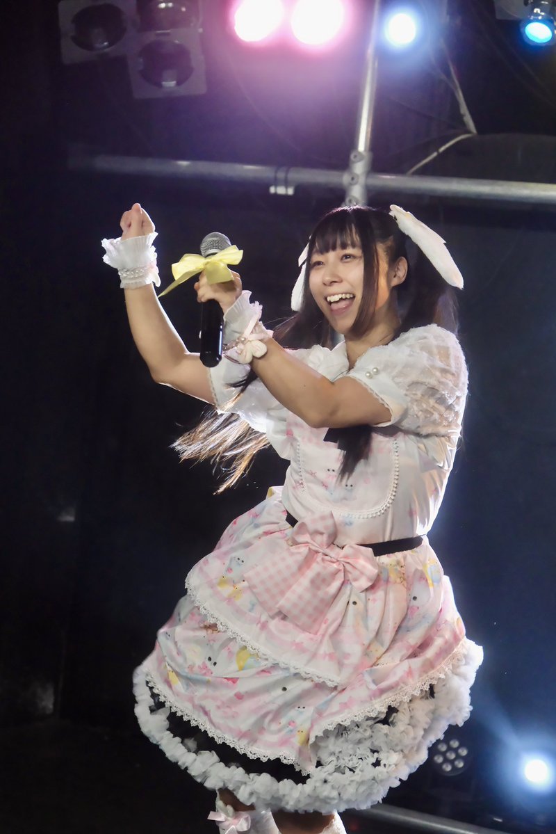 milky_ARMIE's tweet photo. 変顔投稿して終わってたからかわいい(?)の出す https://t.co/ivjsVRPhik