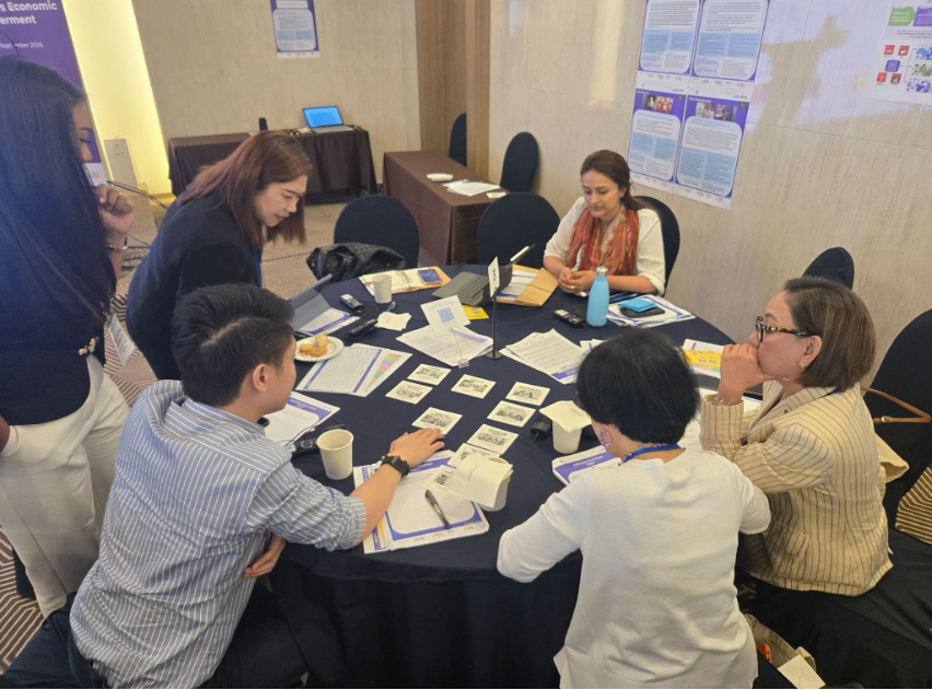 uclg_org's tweet photo. 🟣 #WYDEWomensLeadership
During the UCLG-led session of the #TransformCare regional workshop convened by @UNWomenAsia in Seoul, participants explored how physical, social and institutional infrastructure come together to create local care systems.
Using @UCLGGold case studies, they identified key enablers for integrating care as a governance lens.
#TransformCare #Listen2Cities