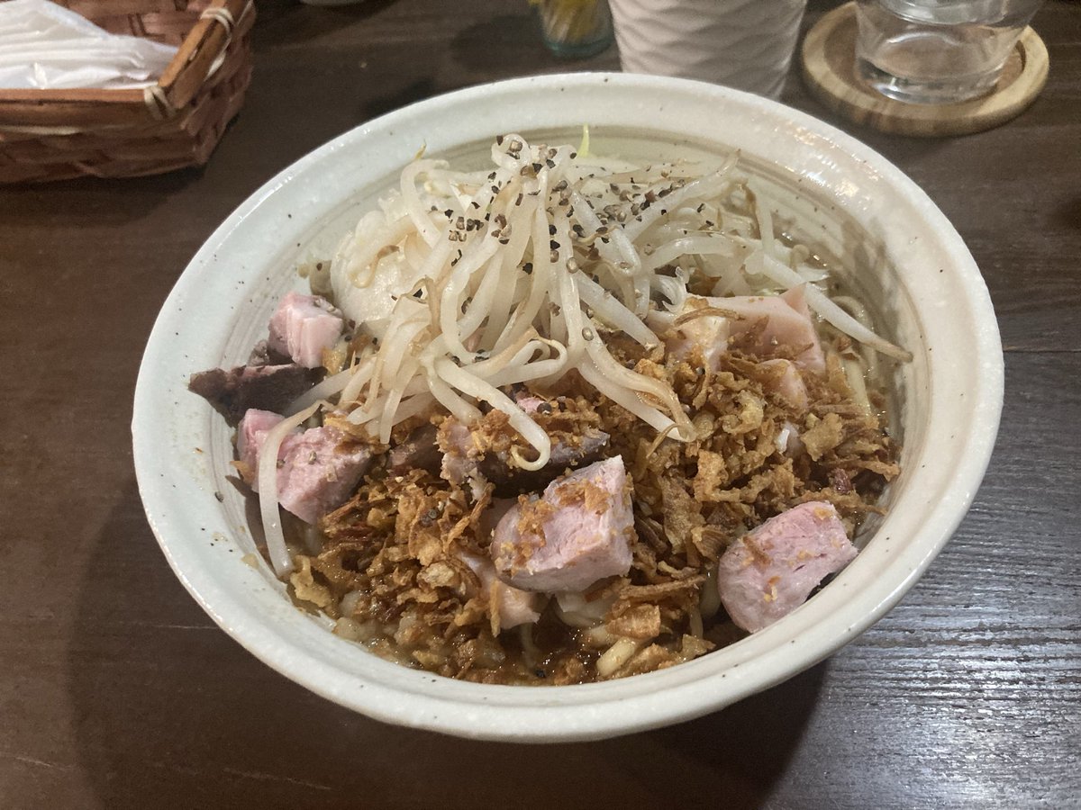 shigeomen1's tweet photo. DJ聴きながらのラーメン食べるの斬新！
良きw https://t.co/dReYH3jtjQ