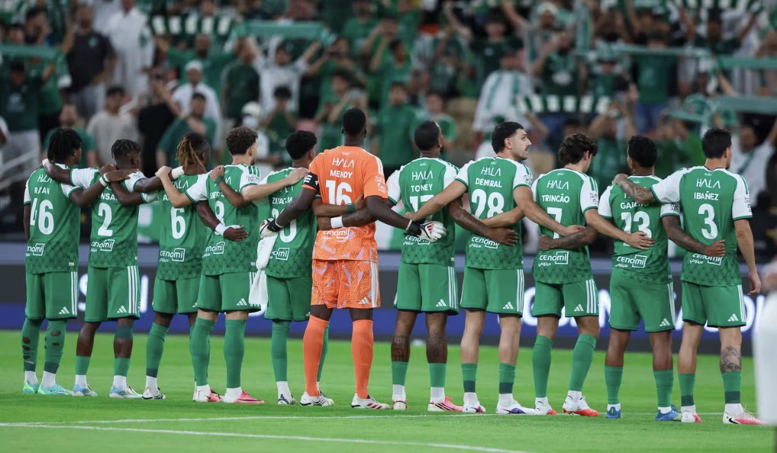 itiihad_fc's tweet photo. اللهم إني استودعتك لاعبي الأهلي، فاحفظهم من كل شر وسوء، واحمهم من الإصابات، وثبّت أقدامهم وقوِّ عزائمهم، ووفقهم في مباراتهم أمام صن داونز، واكتب لهم التوفيق والنصر، وردّهم سالمين غانمين يا رب 🤲🏻 🇸🇦

#صن_داونز_الأهلي https://t.co/bIscmbpT2U