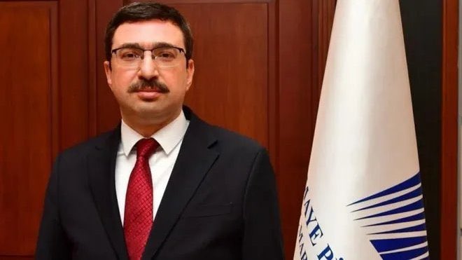 MSumatran's tweet photo. Soldakinin yediği naneleri sağdakiler zamanında denetleyip müdahale etmediği için Hayatında hiç Tera hissesi veya fonu almamış milyonlarca insan milyonlarca lira zarar etti..Bu kadar milletin kul hakkını nasıl ödeyeceksiniz ?? https://t.co/V2cS72Sg4c