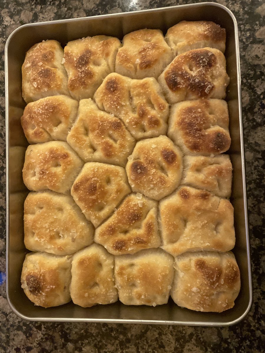 YourFavDrow's tweet photo. Pull-apart focaccia. :3

#bread https://t.co/H6tp7WarMS