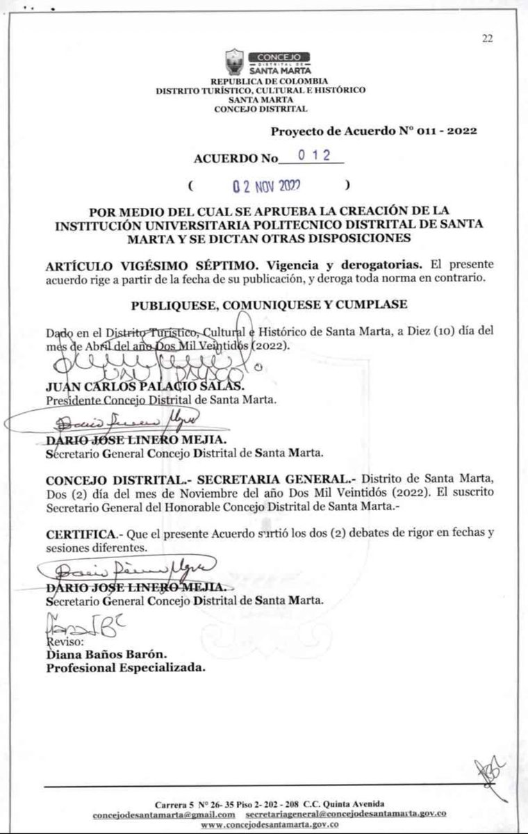 lpinzonbolano's tweet photo. El vicio de la mentira, la calumnia y el descrédito es el que tiene arraigado usted, pero es difícil, y hasta complejo, que quien no tiene conocimiento de los procesos de educación superior pueda hablar con verdades.

La USM, como hoy se conoce, se creó, reitero, con el Acuerdo Distrital 012 del 2 de noviembre de 2022 bajo el nombre de INSTITUCIÓN UNIVERSITARIA POLITÉCNICA DISTRITAL DE SANTA MARTA, ya luego en 2023 el Consejo Superior o Directivo ajustó el nombre a Institución Universitaria de Santa Marta. 

No es posible negar que el Ministerio de Educación, porque así se presentó el proceso de creación de esa IES (institución de educación superior); sin embargo, las imágenes que acompañan su desafortunada, desacertada y falsa afirmación, muestra el programa de los PDD 2012-2015, 2016-2019 y 2020-2023, que llamamos UNIÓN POLITÉCNICA DISTRITAL DE SANTA MARTA “SIMÓN BOLÍVAR”, un programa que logró, en convenio con las Institucion Universitaria Pascual Bravo, la Universidad Tecnológica de Bolívar (UTB), y la Fundación Universitaria Antonio de Arévalo (TECNAR), la oferta de varios programas de pregrado a miles de jóvenes samarios, que inició con el gobierno de Carlos Caicedo, que no está prófugo simplemente porque no hay orden de captura (hay que leer para tener conocimiento de cómo funciona el Estado).

Por último, la creación de una IES es un proceso bastante complejo, pero para alguien que no conoce cómo funciona la educación superior, le es difícil entenderlo. Como ejemplo, el rector Pablo Vera comentó que para la creación del programa de pregrado de Ingeniería Marino Costera, la UNIMAGDALENA tardó DOS (2) AÑOS en su creación y SEIS (6) AÑOS en su aprobación, y no era una IES, y tuvo que paga salarios u honorarios a personal calificado y especializado.

Yo no usaré calificativos despectivos ni la insultaré, porque a pesar de no estar de acuerdo, le respeto, pero eso no significa que señale lo IGNORANTE, MENTIROSA y CALUMNIADORA que ha venido siendo con este tema de la Institución Universitaria de Santa Marta, de la cual es graduada, como dice serlo.