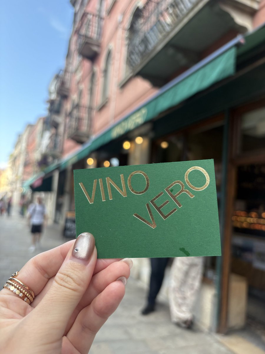 rosa_singlobal's tweet photo. 📍Vino Vero 
ひとつ€3.5で少し食べるのにちょうどよい☺️
1人旅だとレストランは敷居高いし量も多いけどこういうタパス屋さんは尚更ありがたい🫶 https://t.co/hbbfIxPj4v