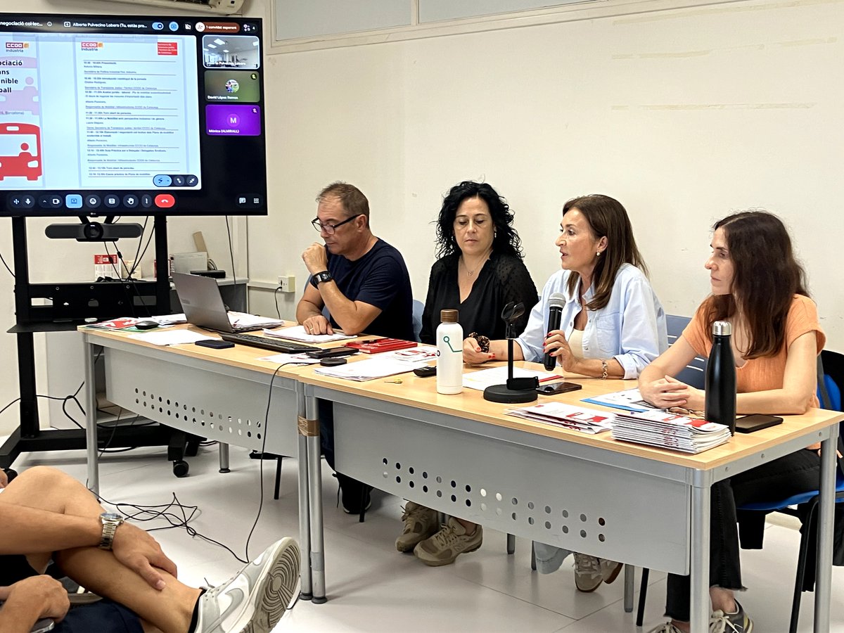 FICCOOCat's tweet photo. Avui els nostres delegats i delegades han participat en una sessió formativa sobre la negociació dels plans de mobilitat sostenible al treball, impartida per la Secretaria de Transicions Justes i Territori de @ccoocatalunya https://t.co/6uqpVZg3SL