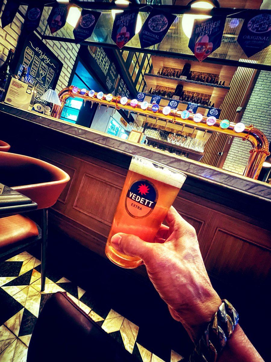 ZhaizzyF's tweet photo. ขาหมูทอดต้องเข้าเเระ😂🍺#50somethings #livesick #bangkok #beer 
#Fwb #Bkk #cheatday 
#50somethings #cafe #longevity #fridaynightfunkinmod #pattayasingle https://t.co/0kfe8zlHiK