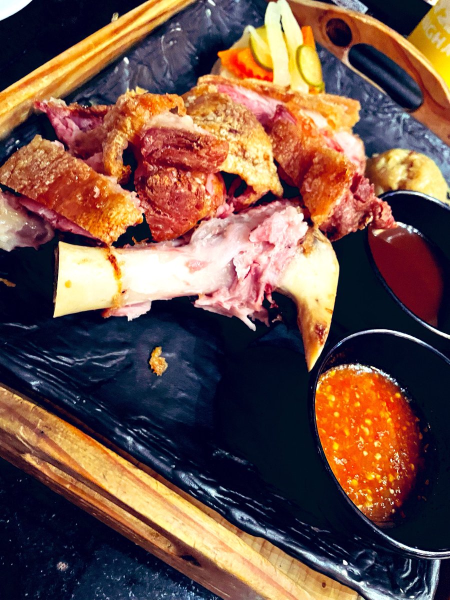 ZhaizzyF's tweet photo. ขาหมูทอดต้องเข้าเเระ😂🍺#50somethings #livesick #bangkok #beer 
#Fwb #Bkk #cheatday 
#50somethings #cafe #longevity #fridaynightfunkinmod #pattayasingle https://t.co/0kfe8zlHiK