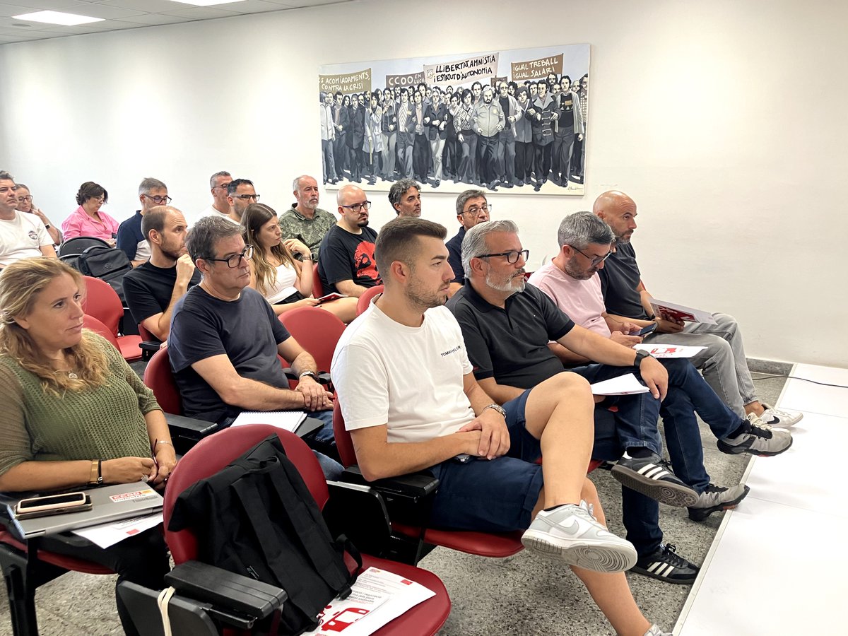 FICCOOCat's tweet photo. Avui els nostres delegats i delegades han participat en una sessió formativa sobre la negociació dels plans de mobilitat sostenible al treball, impartida per la Secretaria de Transicions Justes i Territori de @ccoocatalunya https://t.co/6uqpVZg3SL