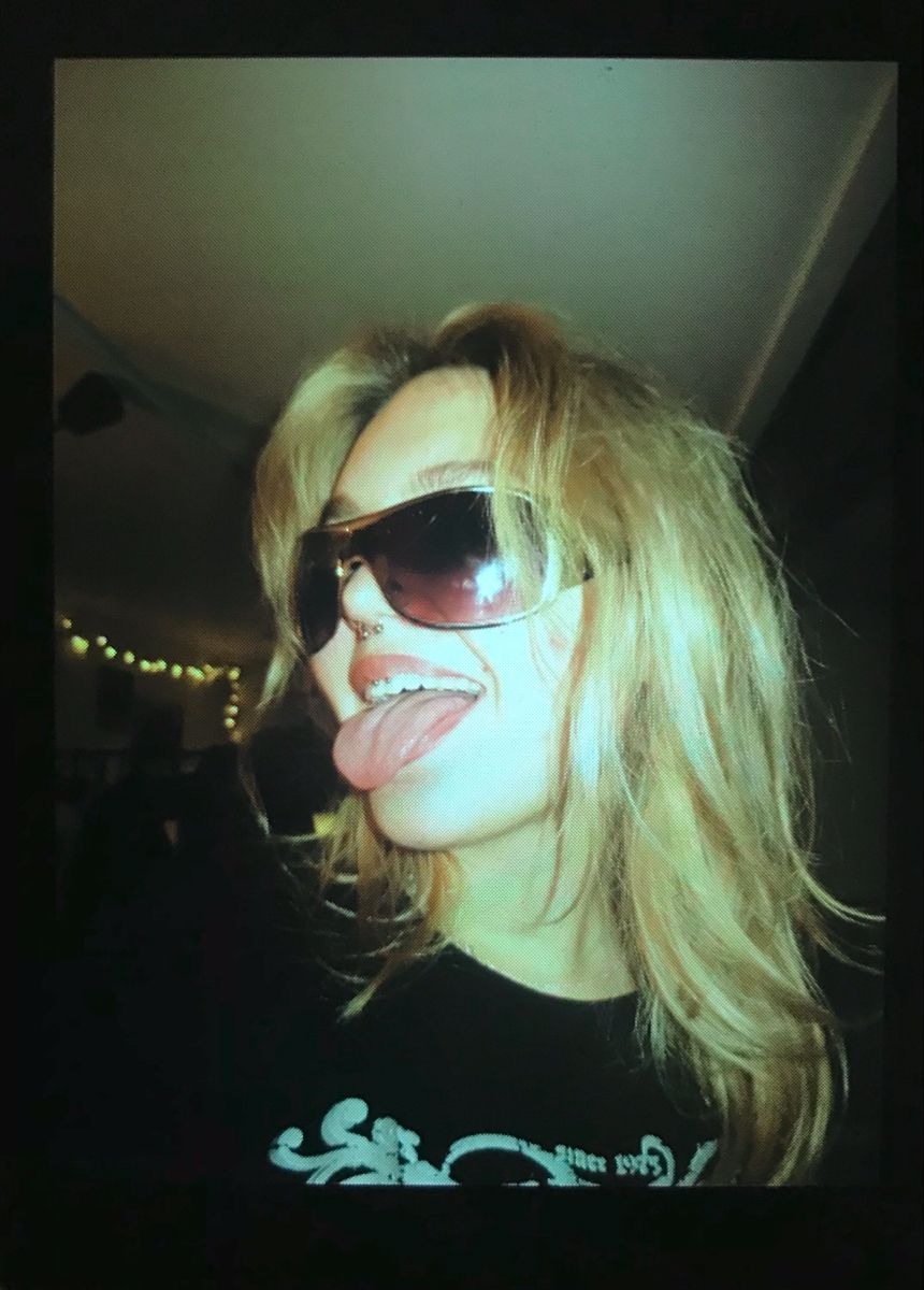 EmilyRuizndo's tweet photo. I-f you think the same DM are openI want madness for eachother from day 1 itself https://t.co/MKmWJpbbcg