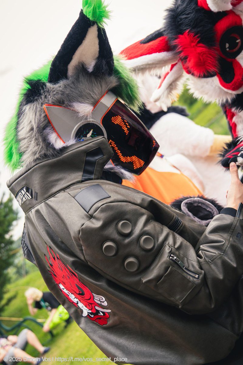 __apple_jelly__'s tweet photo. #furry #protogen #сyberpunk

I decided to show you my “toaster” https://t.co/AAyp9bEqju