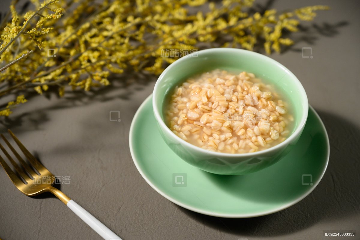 ShirlTerrocao's tweet photo. [Just moved into my first tiny apartment u0026 made my first bowl of oatmeal here—small wins hit different  Feeling so grateful for this fresh start!]， https://t.co/gHD0I7HI0l